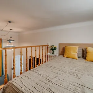 Alpari Apartment